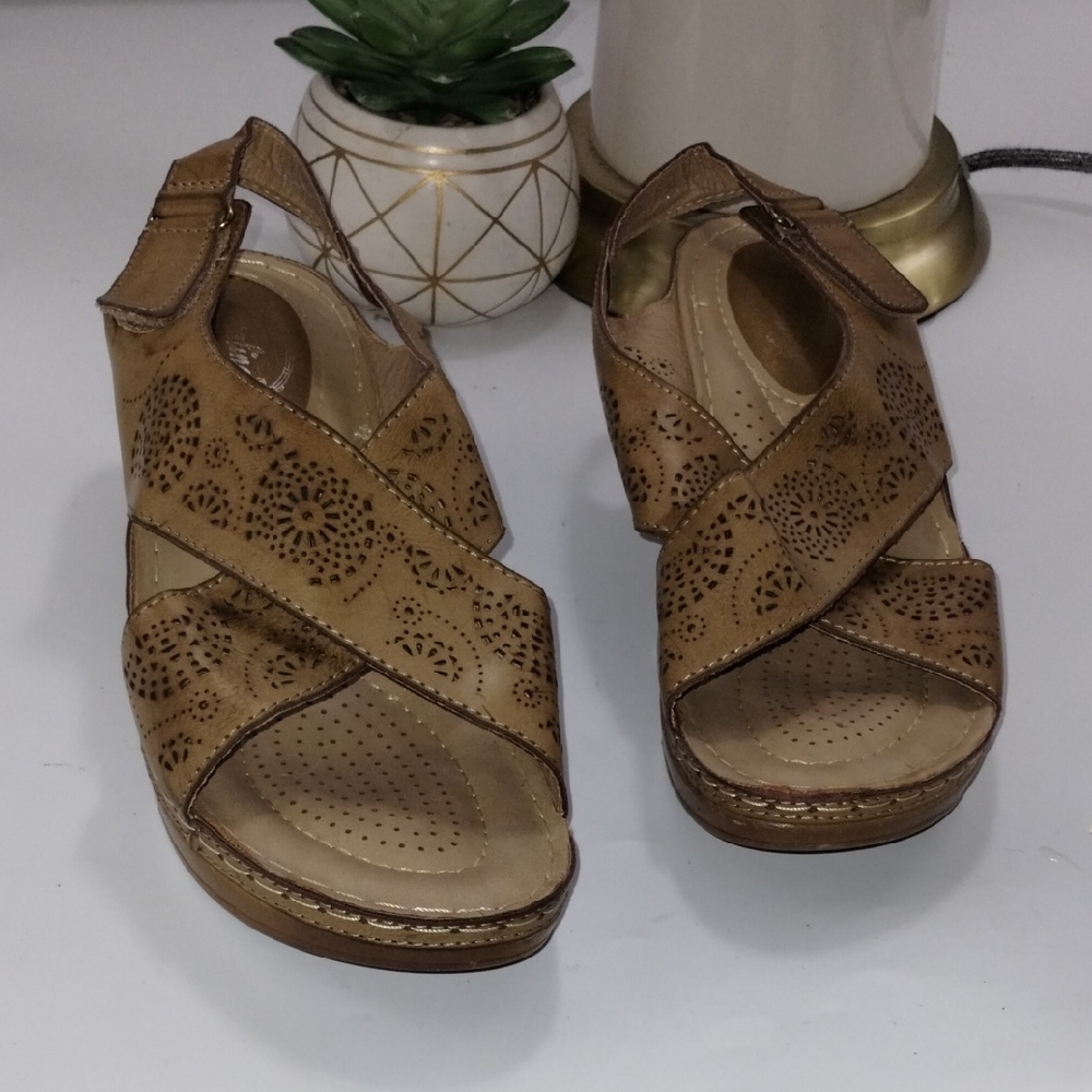 Italina Tan Women's Sandals